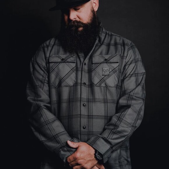 NWT Dixxon Dakota Gray Plaid Sherpa Lined Flannel Jacket - Picture 4 of 10